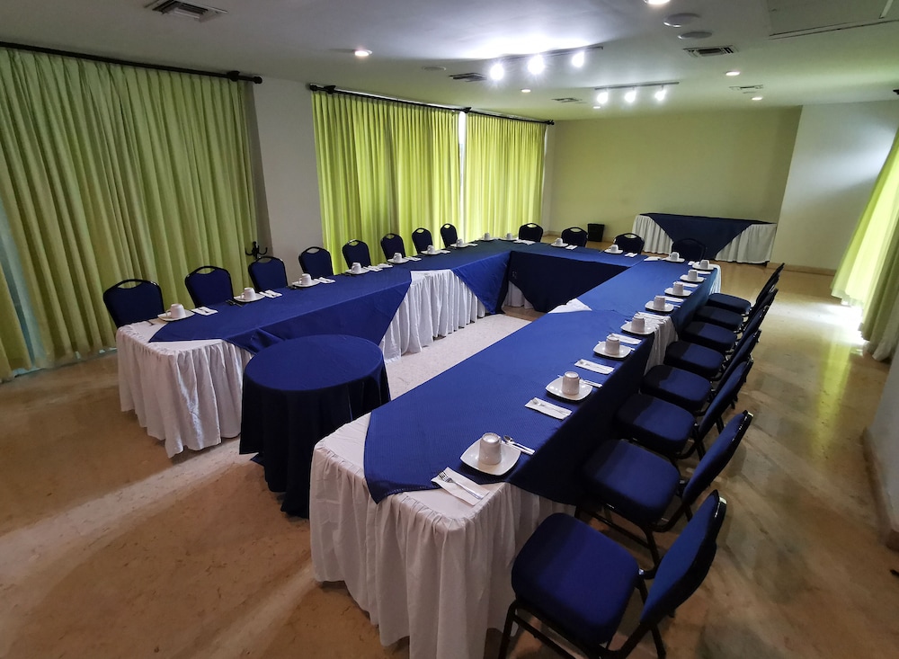 Coral Island Hotel and Spa 61/70