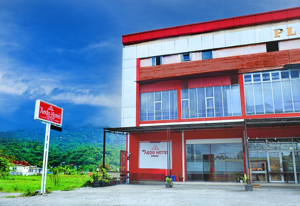 Hotel O Bukittinggi near Jam Gadang formerly New Aedo in Banuhampu