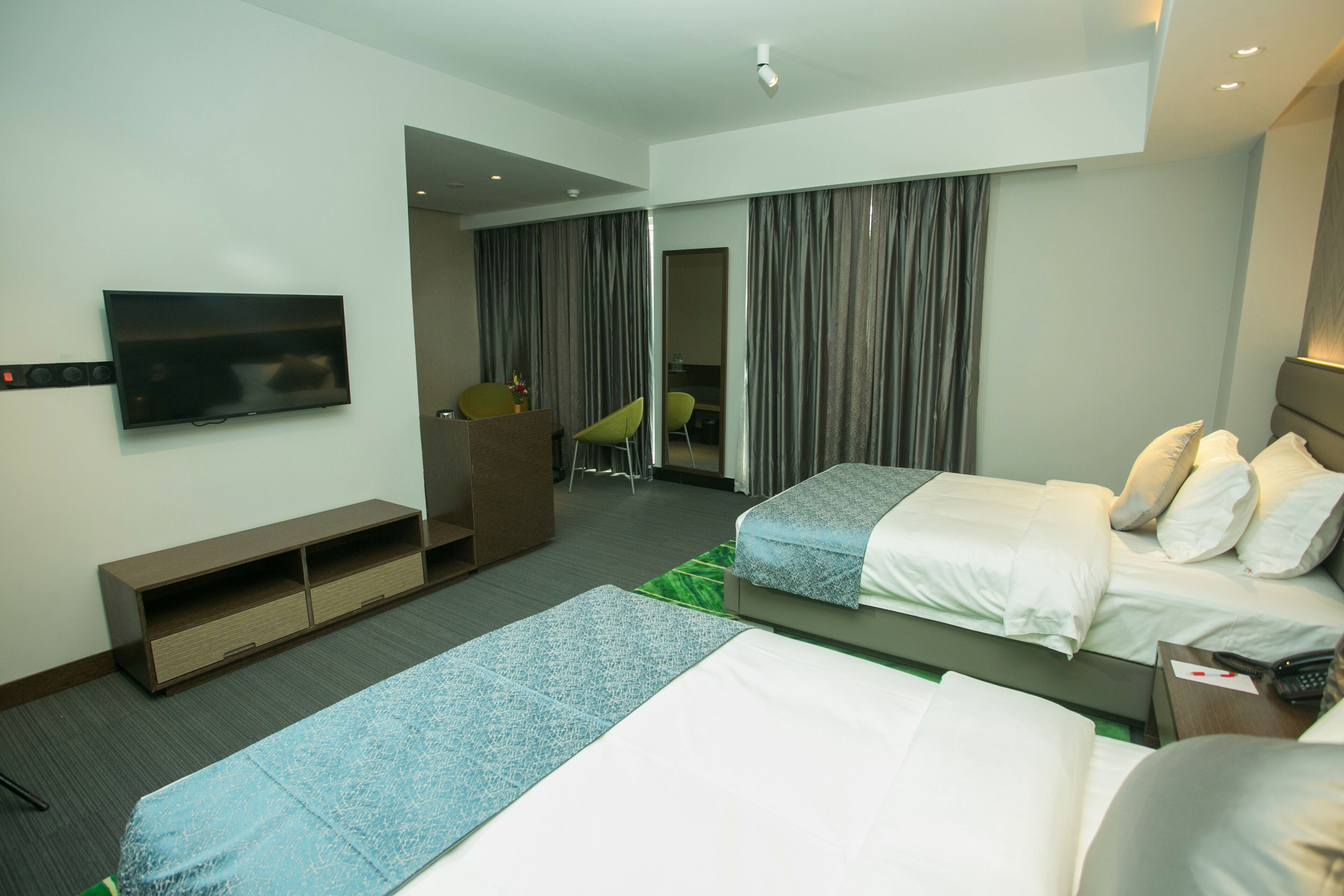 PREMIUM TWIN ROOM