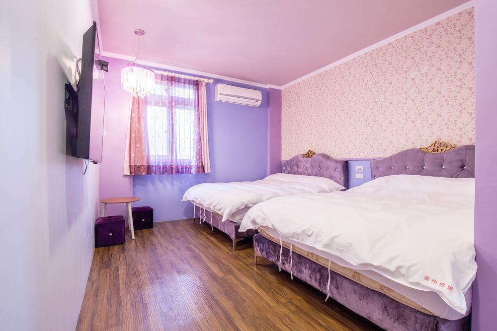 N. Castle Hotel 18/41