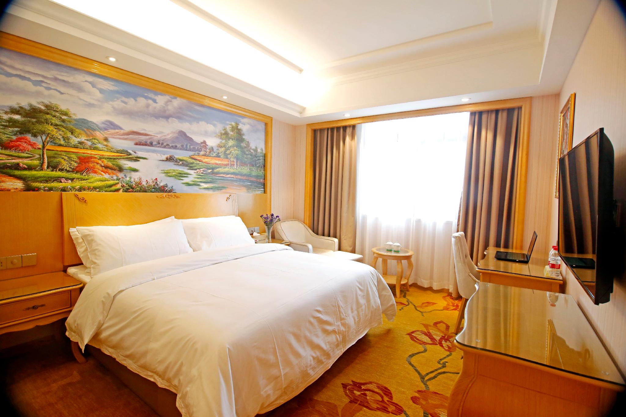 Vienna Hotel (Shanghai Beiqiao Metro Station) 15/29