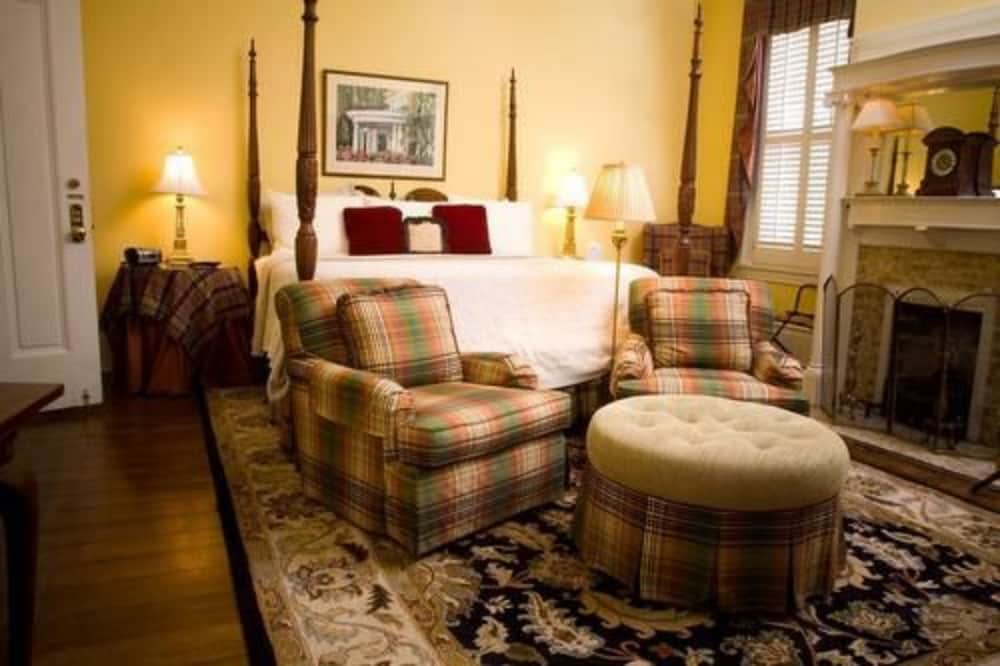 1842 Inn 47/74