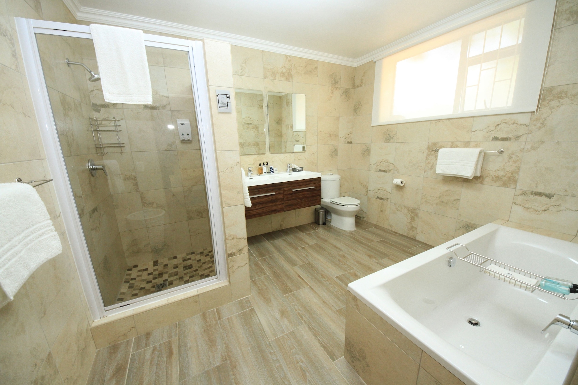 غرفة كومفورت بسرير كوين بغرفة نوم واحدة، Bay View Somerset West 3/3