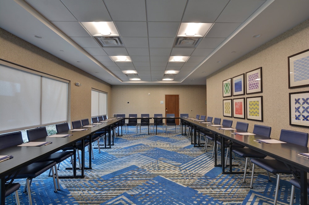 Holiday Inn Express And Suites Greenville Taylors 43/50