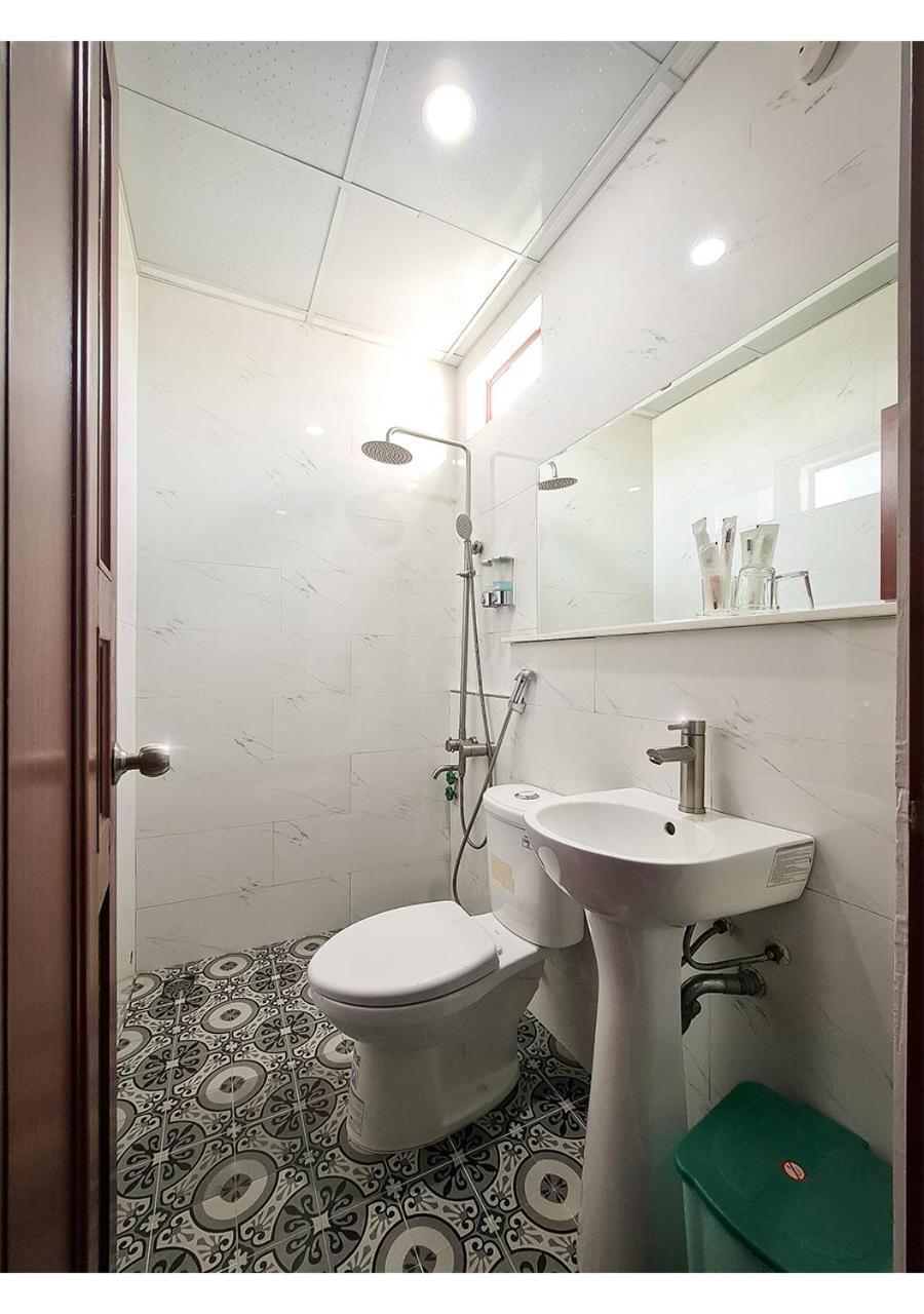 غرفة ثلاثية، QUAN QUAN HOTEL 4/4