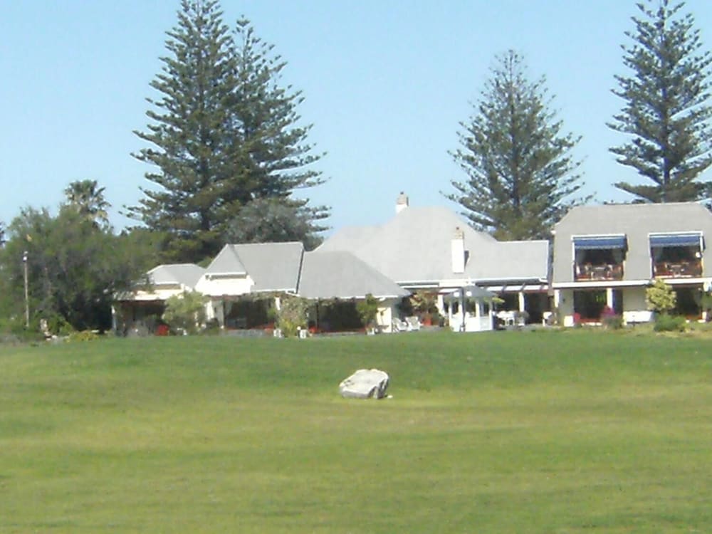 Mulligans Golf Lodge 31/38