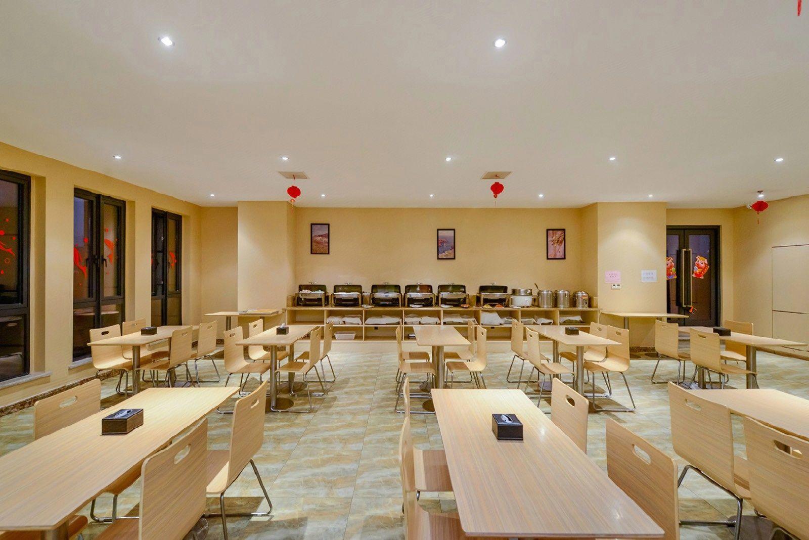 Zhongsheng Hotel 30/35