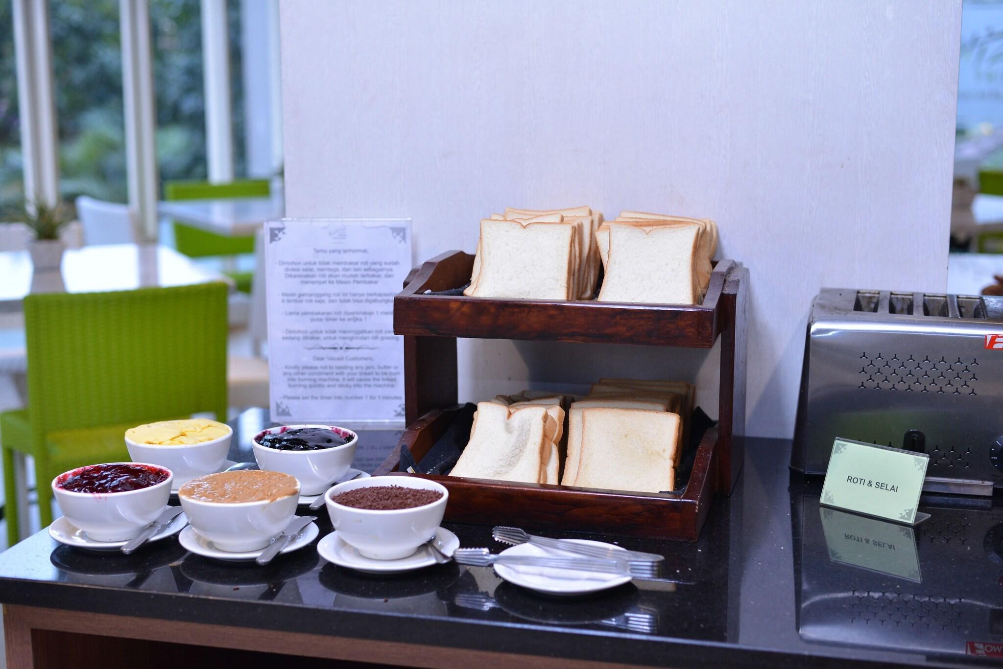 WHIZ PRIME HOTEL PAJAJARAN BOGOR 29/34