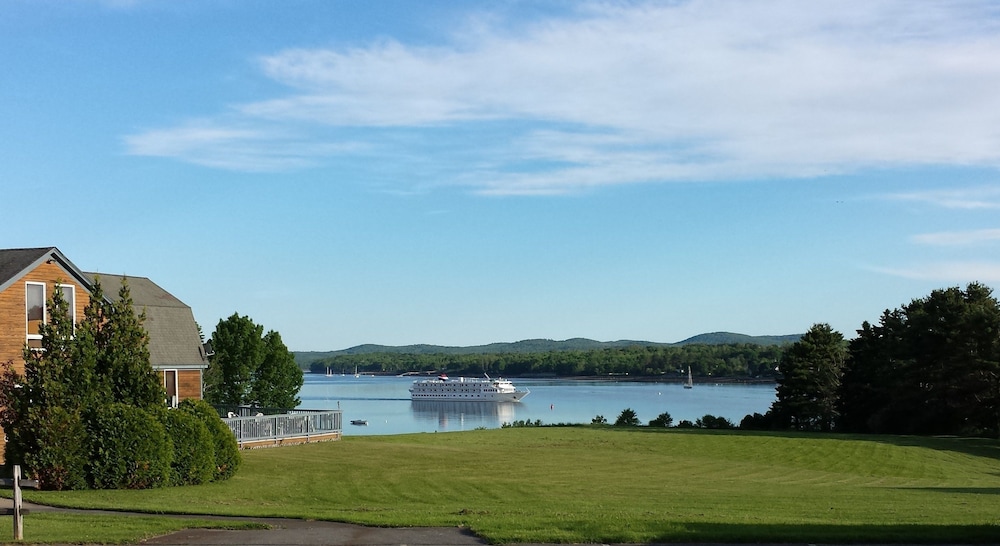 Belfast Harbor Inn 25/64