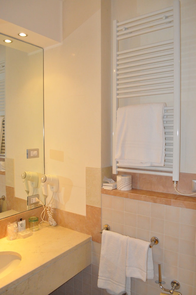 IGEA HOTEL 17/50