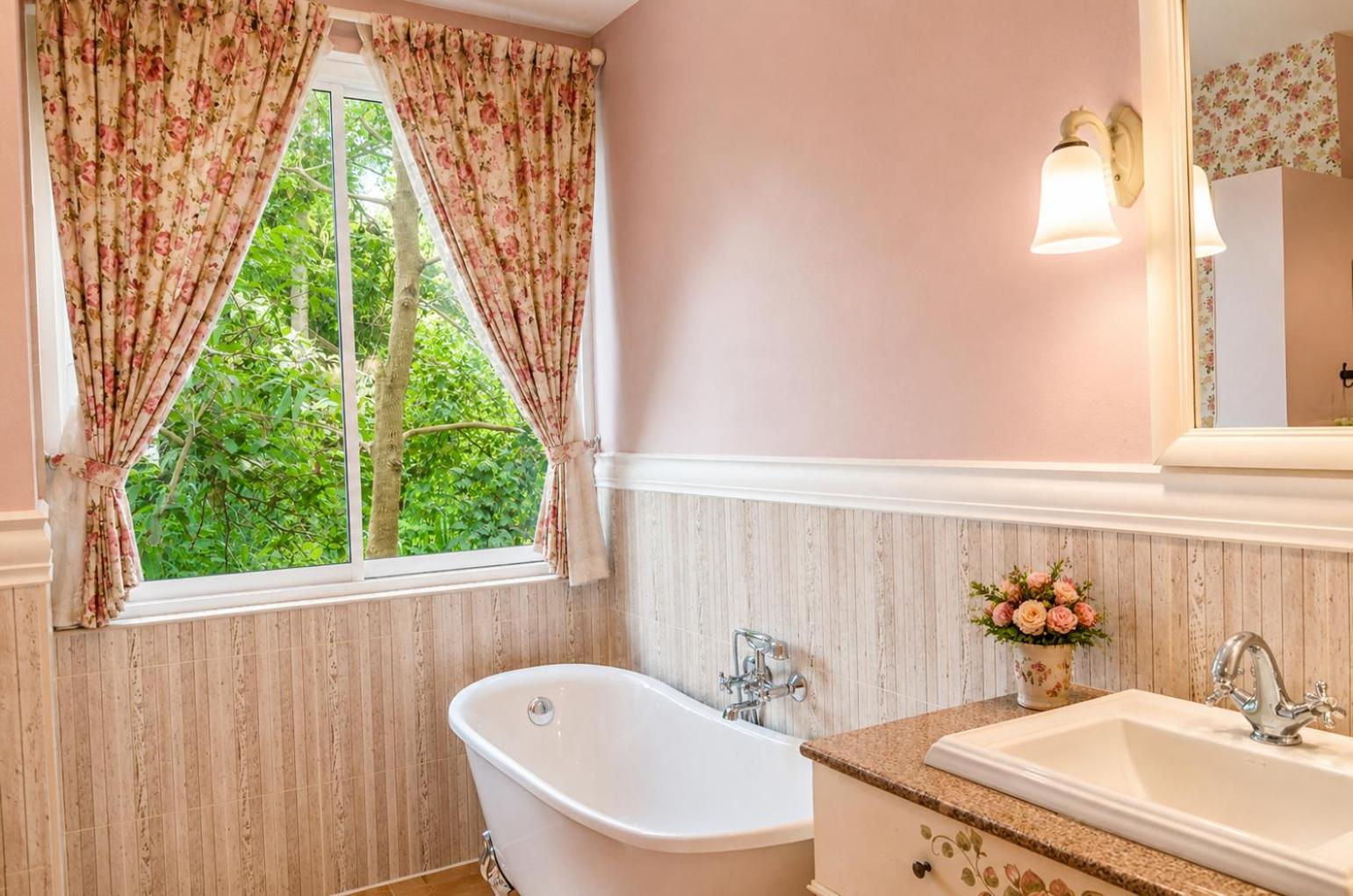 Hillsborough The English Country House 45/50