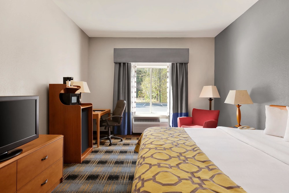 Baymont by Wyndham Lithia Springs Atlanta 5/28