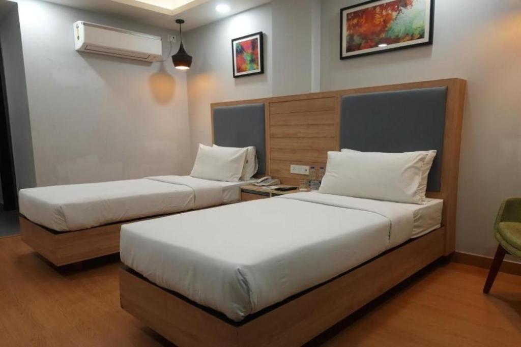 Mastiff Hotel City Nest Gurgaon 17/56