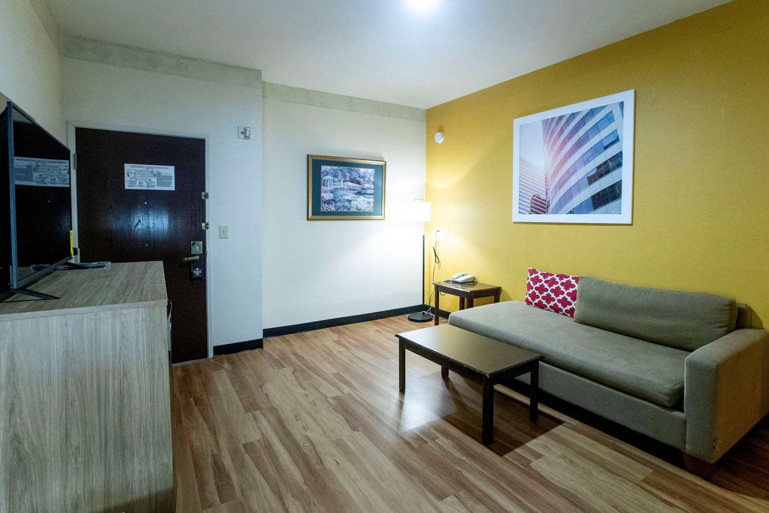 Days Inn & Suites By Wyndham Houston North/Aldine 50/68