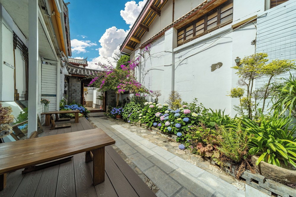 Lijiang Naxi Hereditary Courtyard 38/49