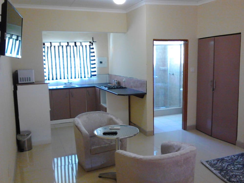 Pacific Conqueror Self Catering Units 20/32