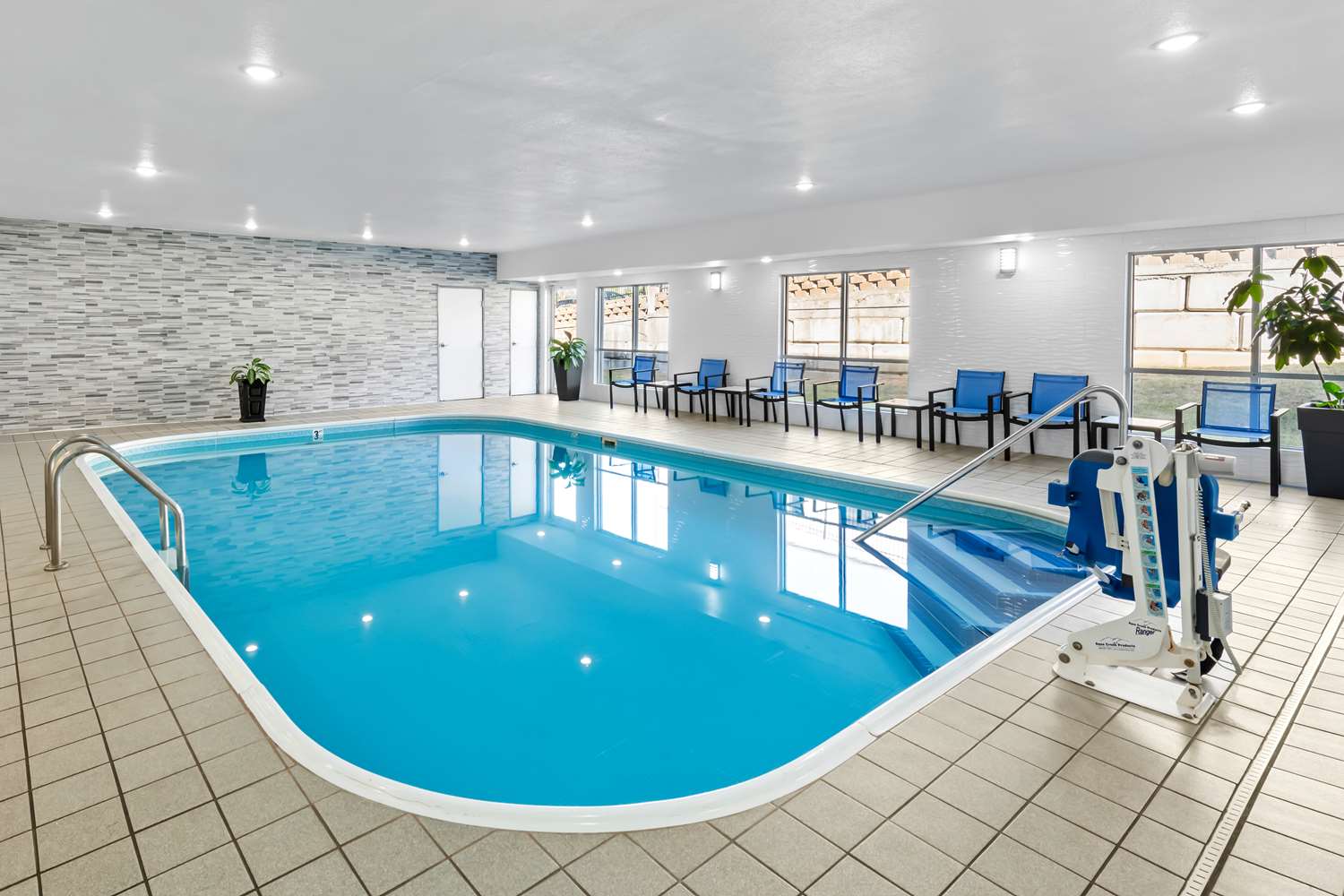 Best Western Worlds Of Fun Inn & Suites 24/41