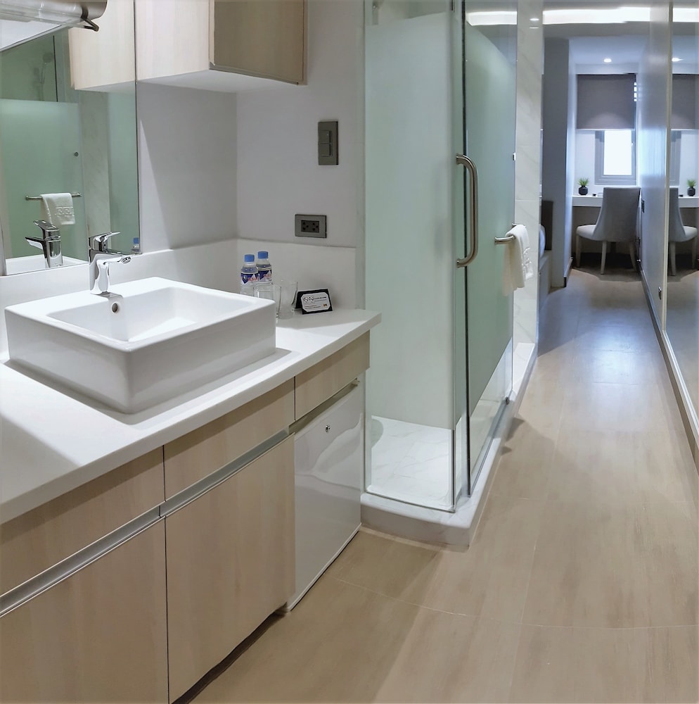 The Mini Suites - Eton Tower Makati 9/63