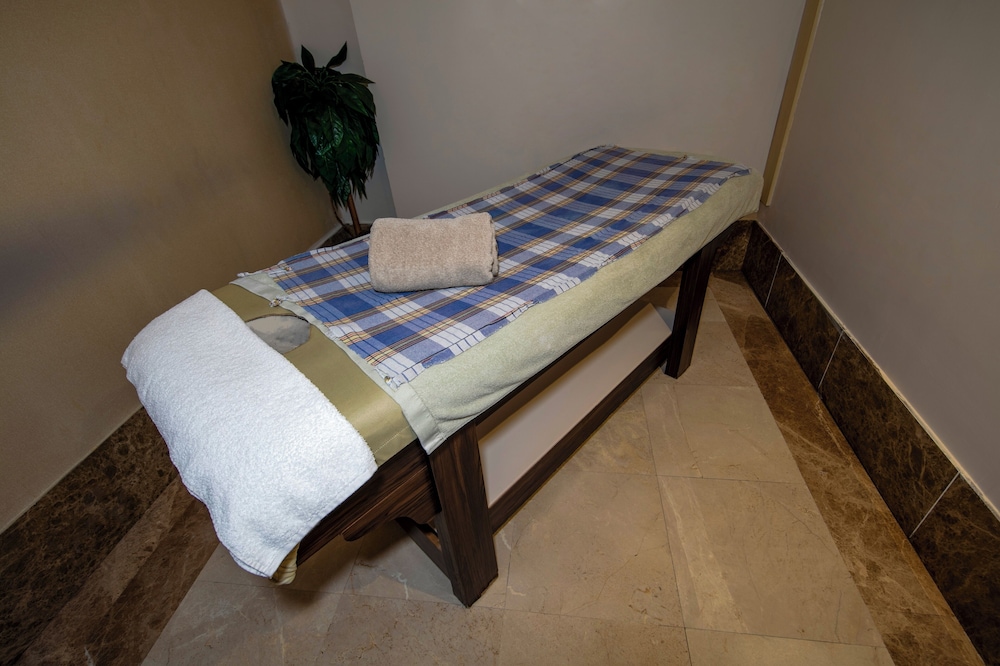 Tilia Hotel 28/50