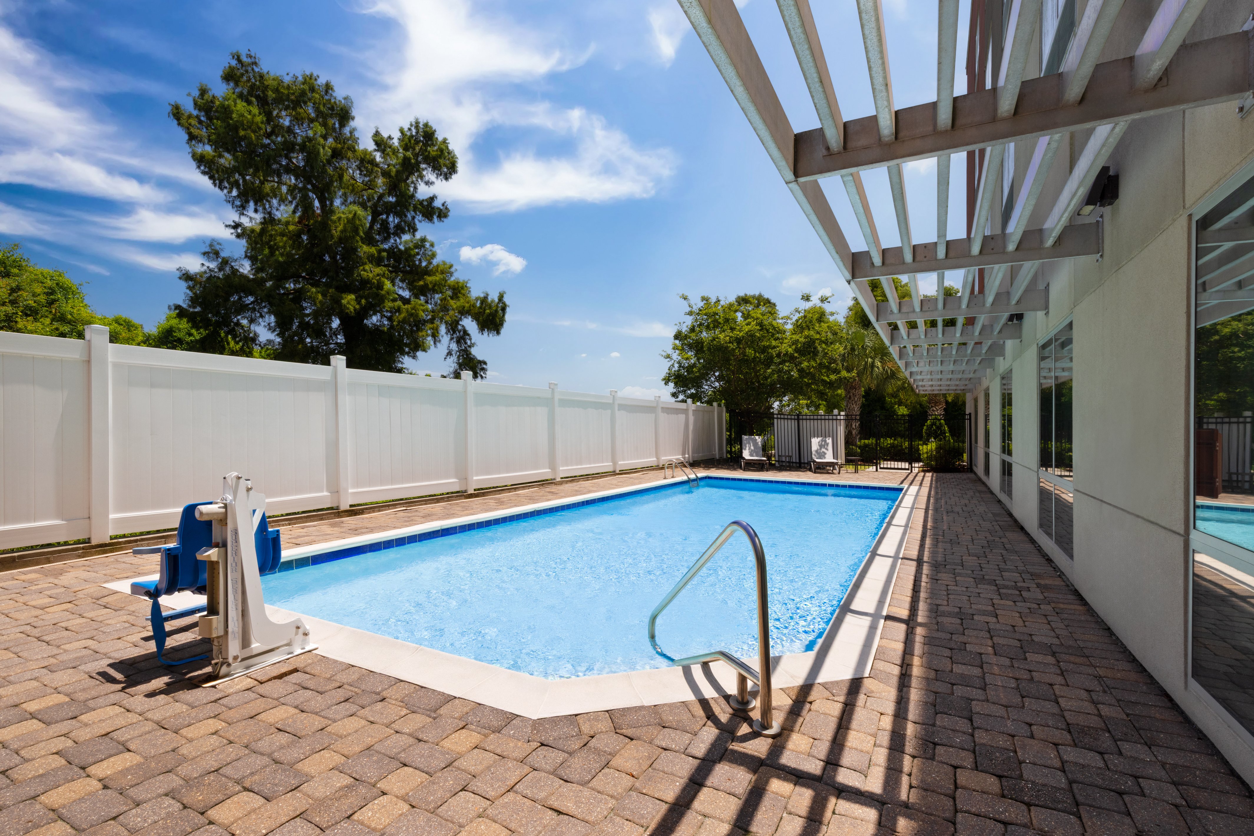 Holiday Inn Express Suites Chalmette New Orleans S 32/53