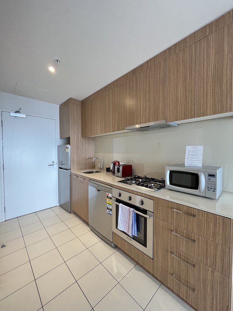 Tasha's Apartments on Morphett 10/50