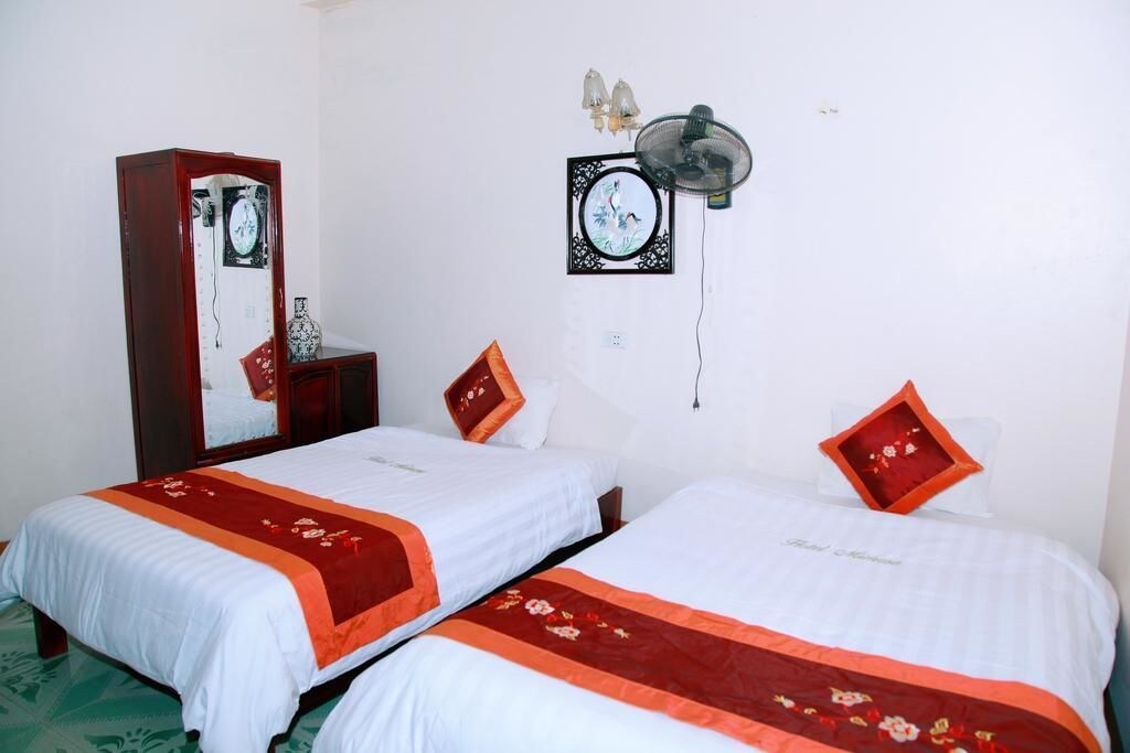 ROOM, DOUBLE BED