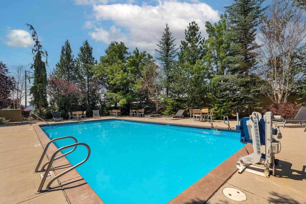 Best Western Plus Olympic Inn 13/73