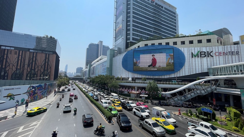 Lumen Bangkok Udomsuk Station 33/41