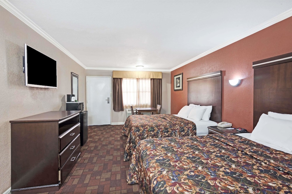 Travelodge by Wyndham Whittier 4/33