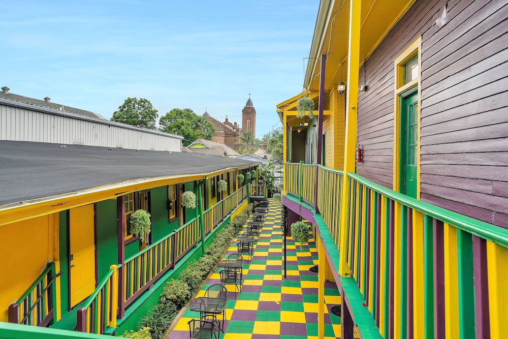 Historic Mardi Gras Inn 39/50