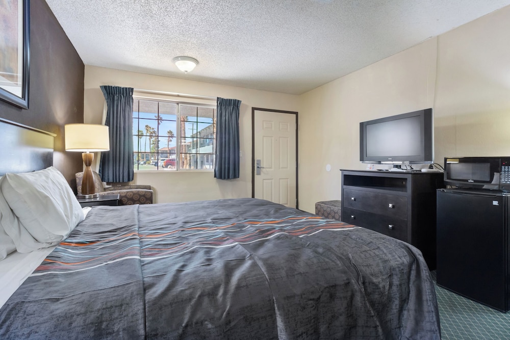 ECONOMY INN BARSTOW 21/57