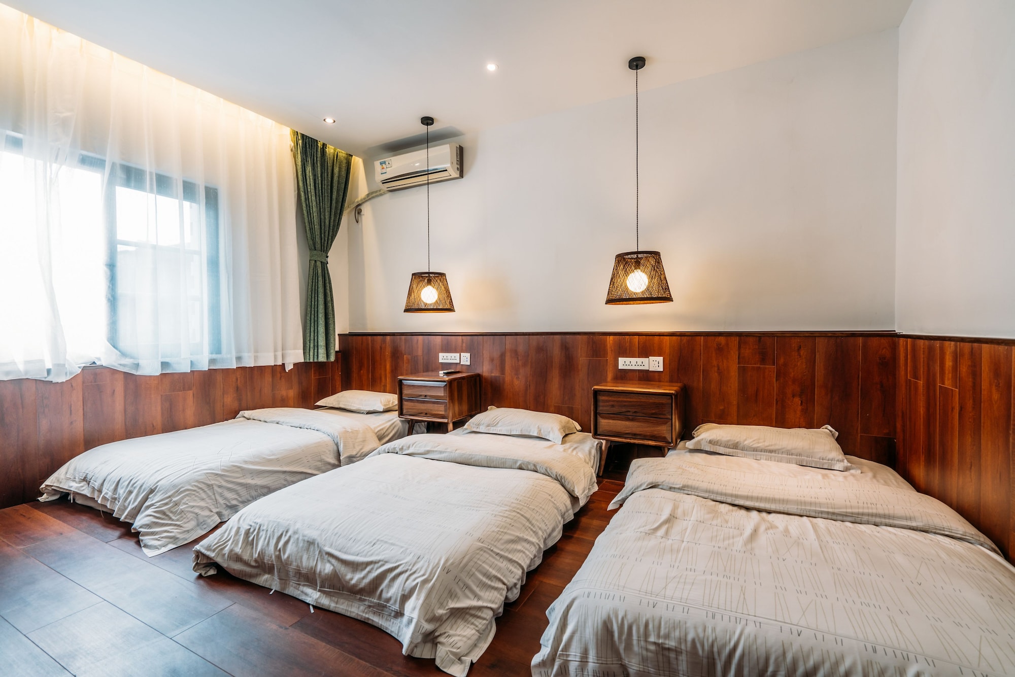 ROOM, TRIPLE