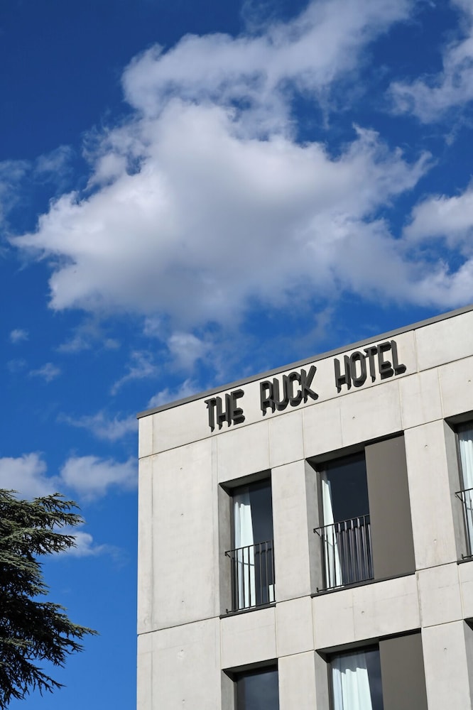 The Ruck Hotel 2/50