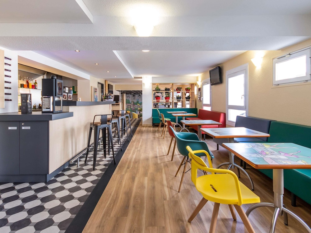 ibis Rochefort 56/66