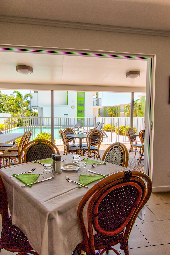 Mackay Oceanside Central Hotel 26/51