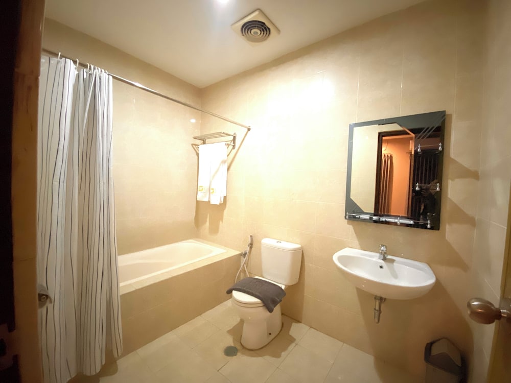 Golden Season Hotel Samarinda 18/18