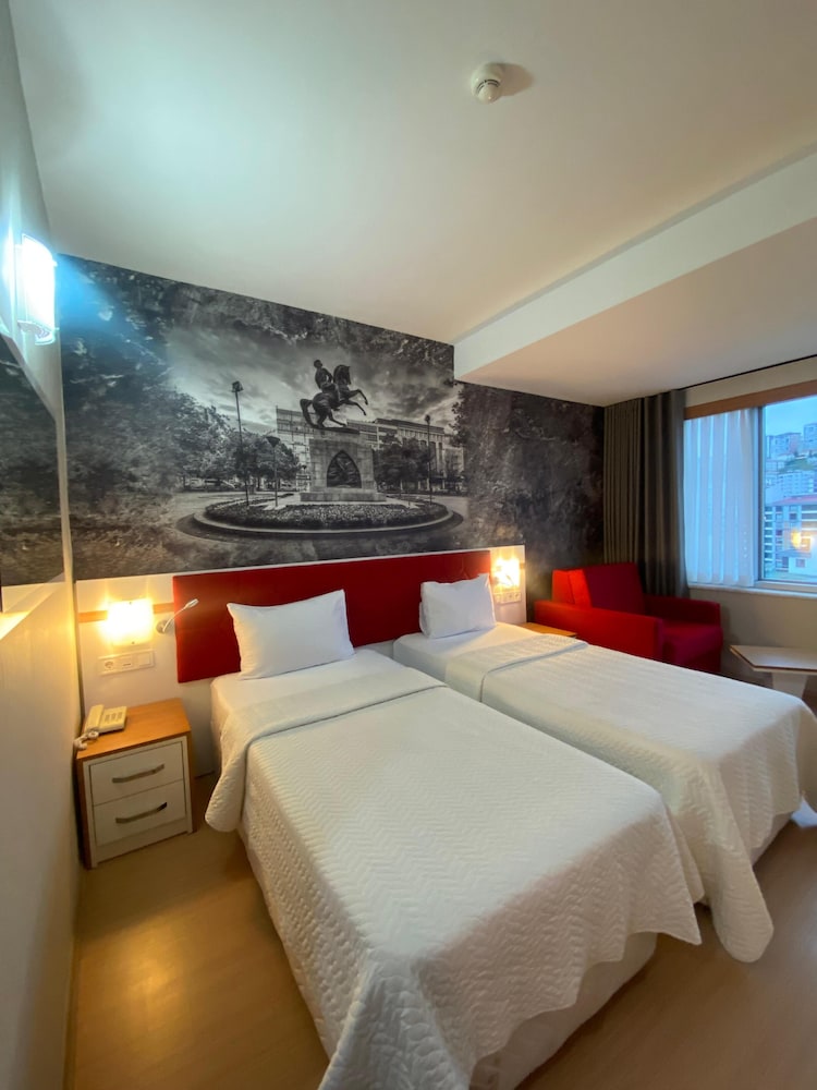 Konaks Hotel 11/42