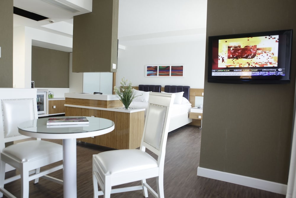 No 19 Boutique Hotel 63/69