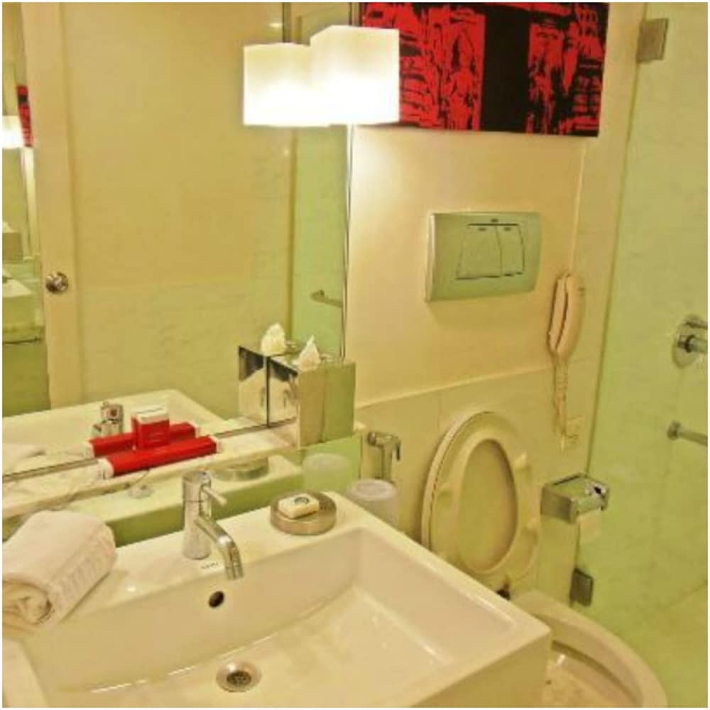 Vivanta Vijayawada MG Road (ex. The Gateway M G Road Hotel) 25/55