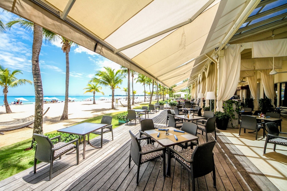 Courtyard Isla Verde Beach Resort 39/54