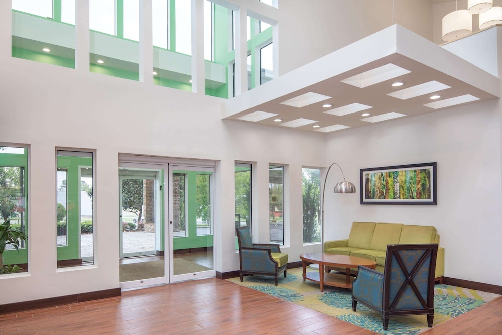 Wingate by Wyndham Valdosta/Moody AFB 35/47