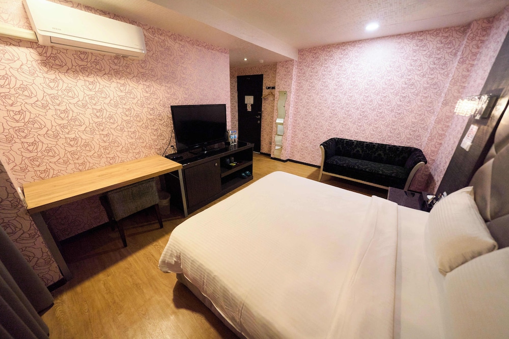 ROMANTIC, DOUBLE BED