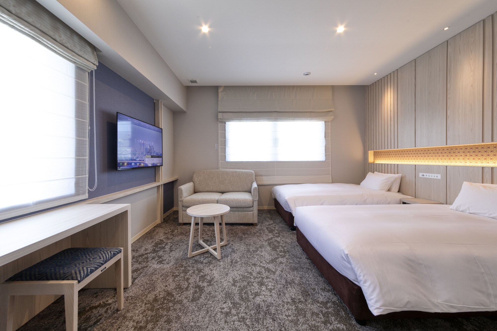 DELUXE, TWIN BEDS
