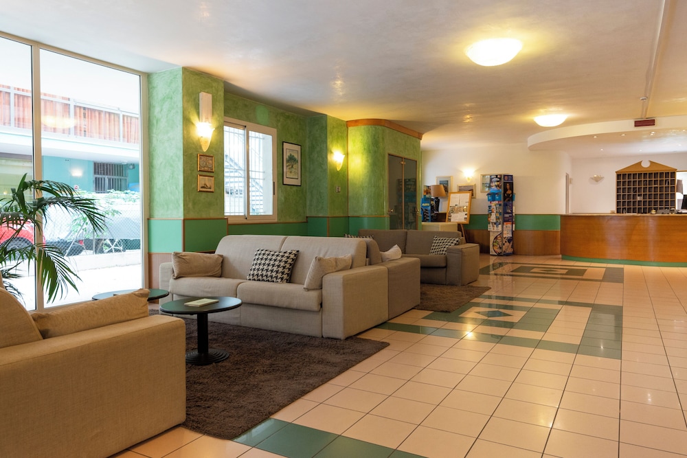 Hotel Aiglon 49/73