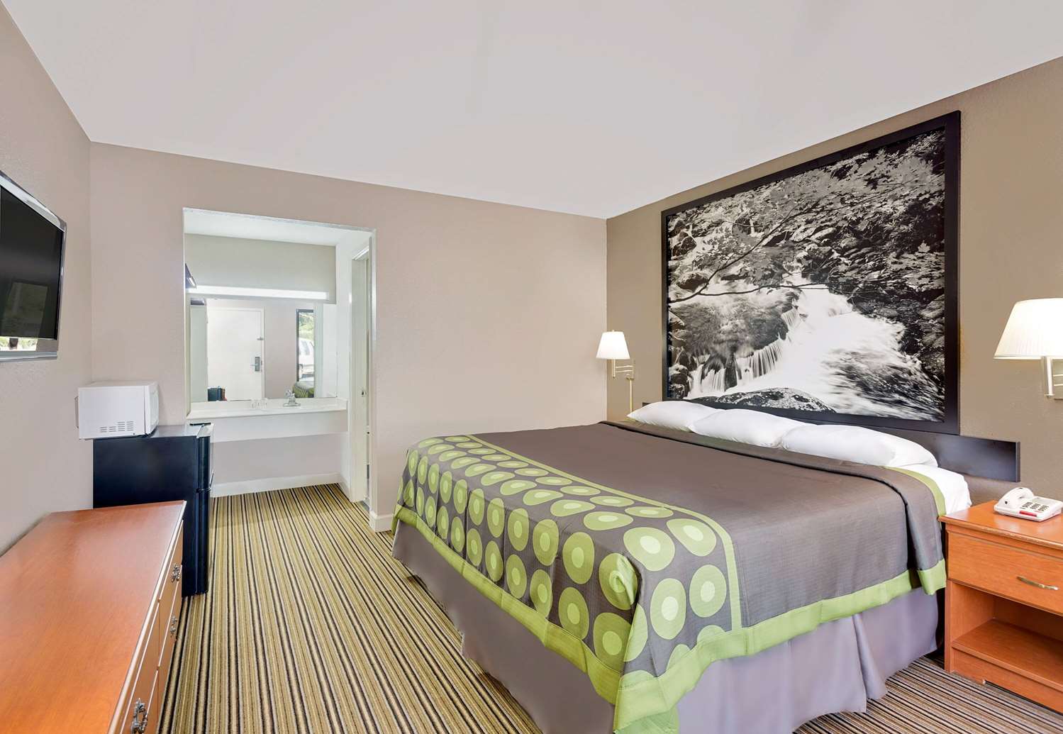 Super 8 By Wyndham Athens 9/17
