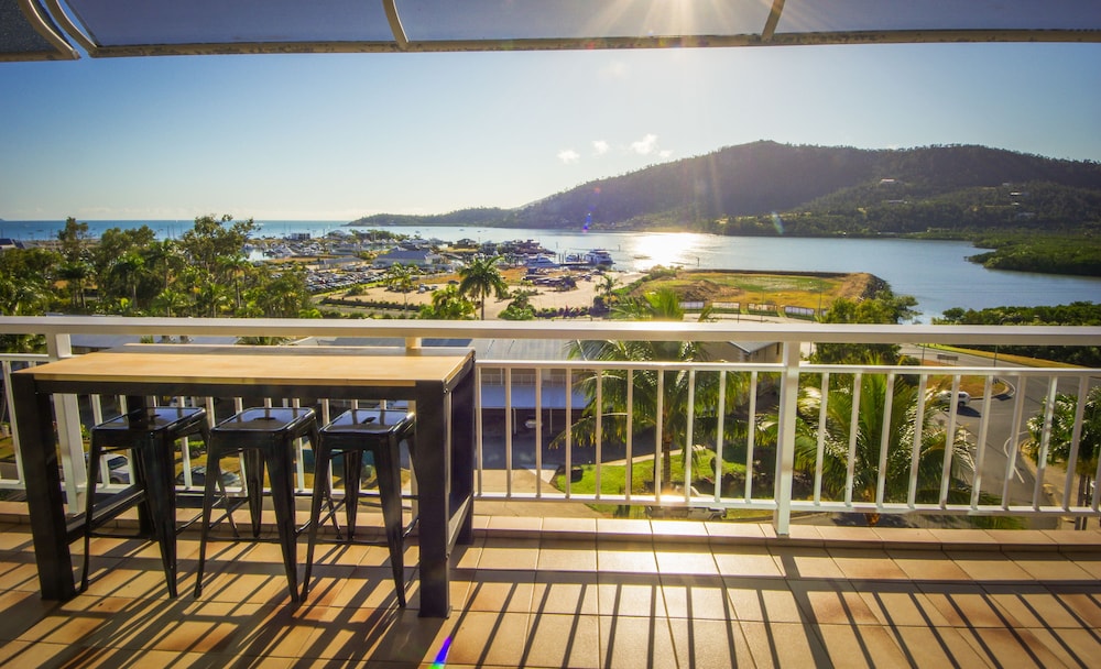 Coral Sea Vista Apartments 47/58