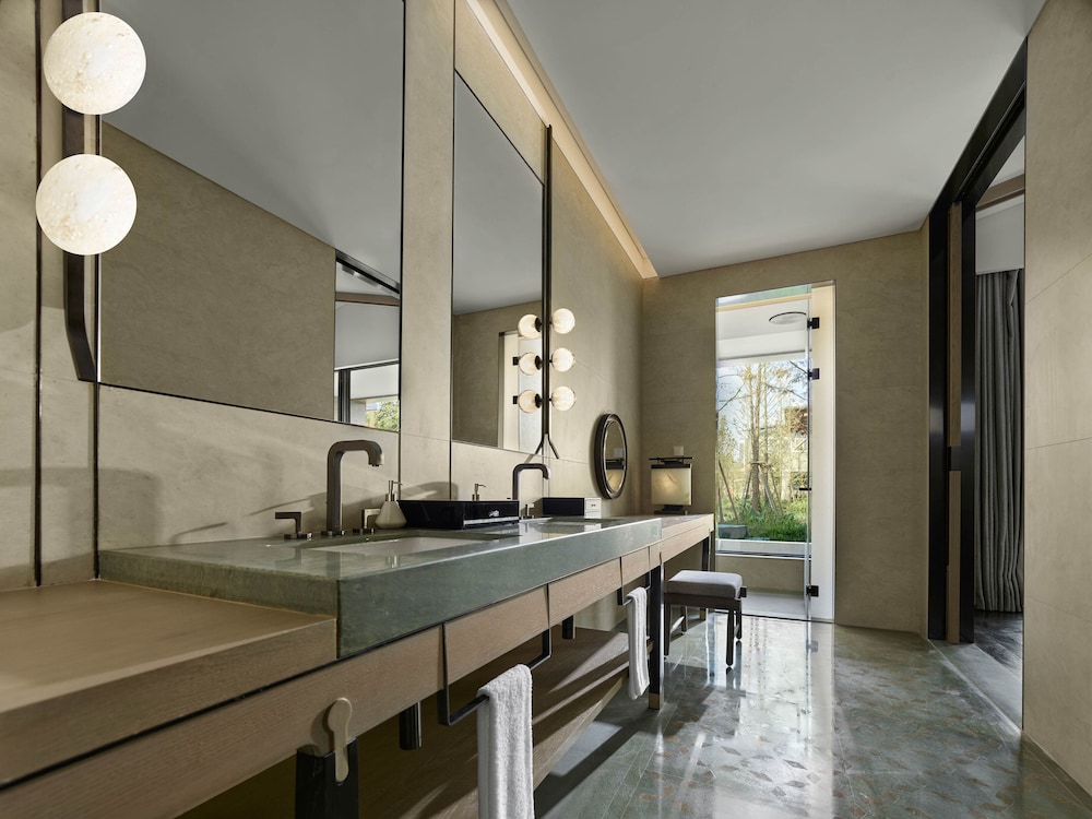 Banyan Tree Dongguan Songshan Lake 58/60