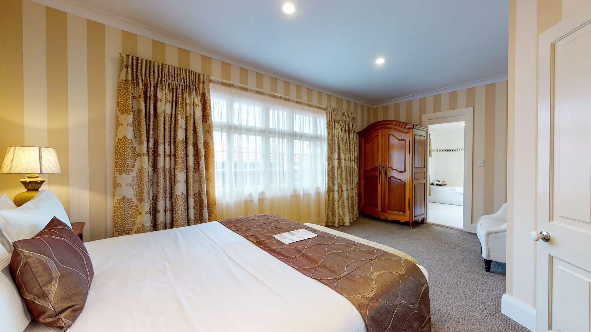 Duchess, Suite, King Bed