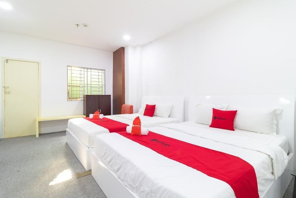 Roomatsaigon 4/24