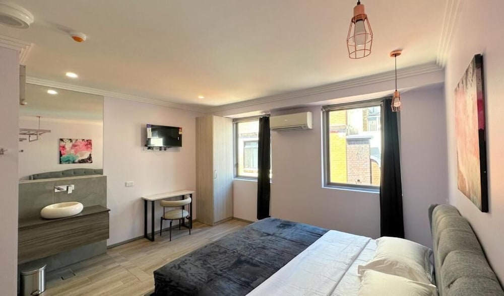 Sydney RiseOn Hotel 5/56